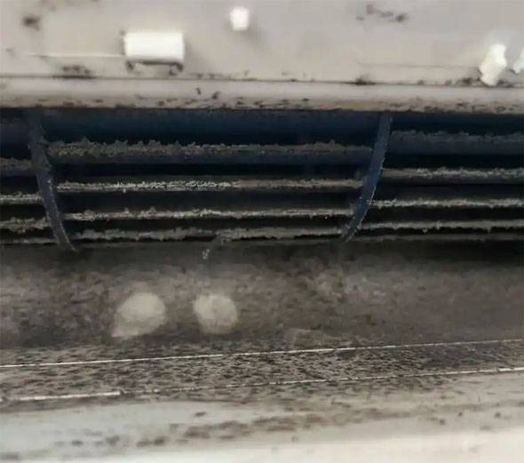 隆尧空调吹的风有股烧焦味是怎么回事